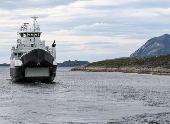 Hurtigruten www.hurtigruten.no Norjan rannikkoa pitkin kulkee Hurtigruten-linjalaivaliikenne etelään ja pohjoiseen.