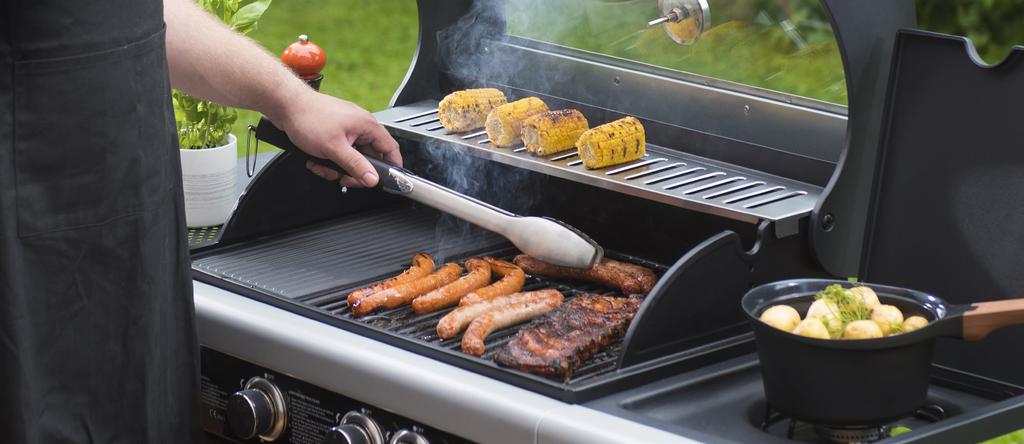 Laita kahvat paikoilleen ja paistokivi muuttuu tarjottimeksi. Parsat ja muut helposti omille teilleen karkailevat grillattavat saadaan kuriin Mustang-parsaklipseillä.