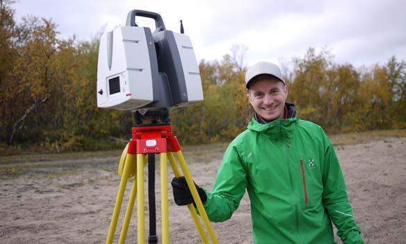 Matti Vaaja digitaalisen fotogrammetrian professoriksi Marika Ahlavuo ja Hannu Hyyppä HAASTEINA KATASTROFIEN ENNAKOINTI, ÄLYKKÄÄT RATKAISUT JA ITSEAJAVAT AUTOT Matti Kurkela Vaaja on toiminut