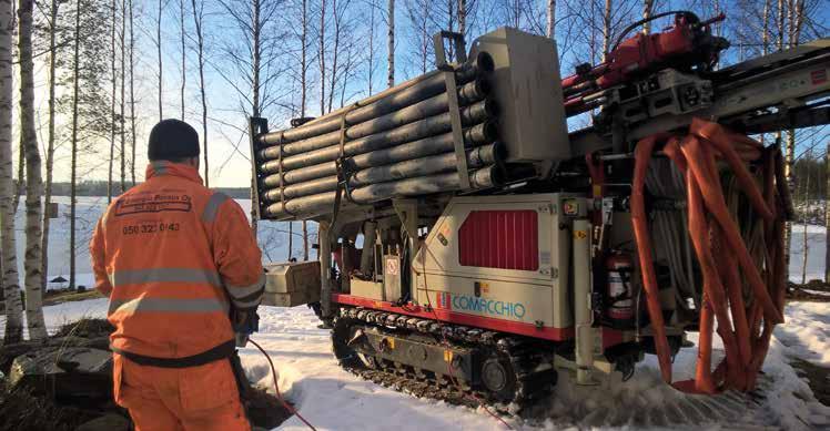 Suurien rakennusten lämmittämiseen tarvitaan useita porareikiä. Niiden sijoittaminen on suunniteltava tarkasti. Kun useampia reikiä porataan vierekkäin, käytetään vinoporausta.