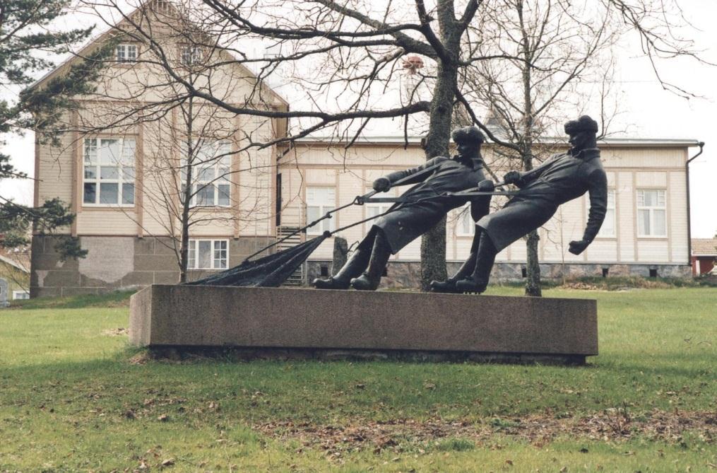 Kulttuuriperintö symbolisena erityisyytenä Bendix erottaa toisistaan termit heredity ja heritage (kulttuuriperintö) Kulttuuriperinnön avulla luodaan kuvaa jostakin tietystä, rajallisena nähdystä