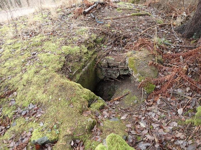 sisälle on ahdas ja vaikeakulkuinen.