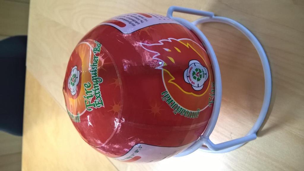 2) Elide sammutuspallo Sammutuspallo sisältää flash-banger tyyppisen paukku-ilotulitteen, jossa parilla grammalla pyroteknistä massaan saadaan pallon sisältämä sammutusjauhe leviämään ympäriinsä.