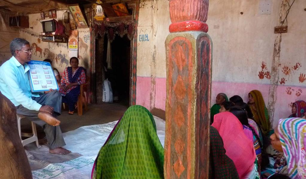 AJANKOHTAISTA SEWA-HANKE 3 SEWA-HANKE KOULUTTAA NAISIA Pääskyjen ja SEWAn yhteinen jatkohanke kastittomien ja adivasinaisten toimeentulon parantamiseksi on edennyt hyvää vauhtia.