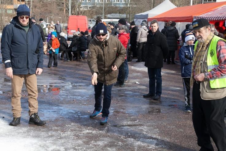 Naulanlyönti on tarkkaa