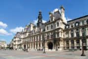 Seuraavaksi Hôtel de Ville 800 metriä Hallitsijat asuivat Louvressa vuoteen 67. Nykyään se on taidemuseo.