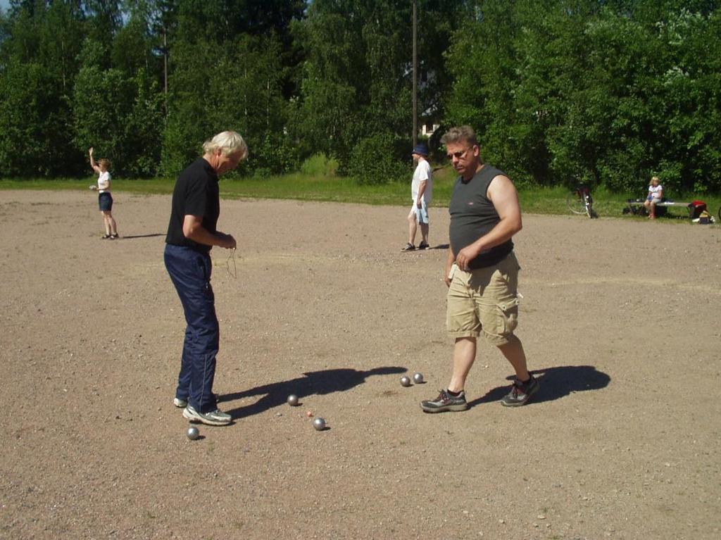 2 Räimeen kisat: 13.05 II Duppeli 1. Leena ja Eero Lalu 2. Sirpa Korkeamäki, Kari Korkeamäki 3. Markku Valve, Gunnar Wallin 4. Jatso ja Taneli Pitkämäki, ainoa Lalut voittanut joukkue! 01.