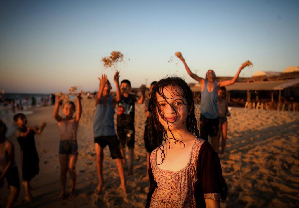 Pakolaislasten ja -nuorten tarinoita UNICEF/UNI192388/El Baba Pakolaisleirillä ei mahdu leikkimään Maryam, 10, asuu pakolaisleirillä Gazassa, Palestiinassa.
