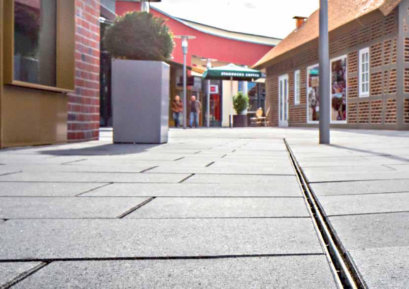Sisältö 0 4 ANRIN Uritettu yläosa järjestelmä Materiaali/rakenne/ominaisuudet 0 6 Käyttökohteet Kuormitusluokkien yleiskatsaus 08 Uritettu yläosa kouru Z-100 Tuotetiedot/lisäosat 10 Uritettu
