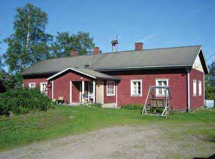 Kuvaus Tila sijaitsee Attilan kylässä 8 km kirkolta Västilä-Attila kylätien varrella. Rakennukset ovat viljelysmaiden keskellä Löytäneen lahden rannalla.