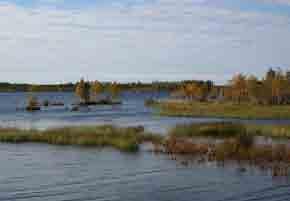 Iso-Juurikan padolla virtaama pidetään vakiona 294 päivää vuodessa (kuva 24). Vesistön käyttö Iso-Juurikan rannoilla ei ole lainkaan vakituista asutusta. Loma-asuntoja järvellä on neljä kappaletta.