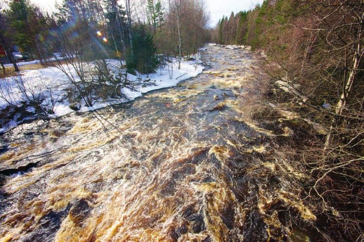 9.4 Ilmastonmuutoksen hydrologiset vaikutukset ja mahdollisia sopeutumistoimenpiteitä Karvianjoen säännöstelyn kehittämishankkeen työpajassa vuonna 2010 esiteltiin ilmastonmuutoksen mahdollisia