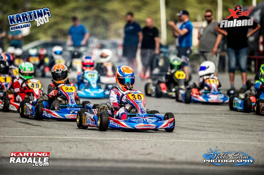 Kartingin aluemestaruuksia Savonlinnan Urheiluautoilijoiden kuljettajille Varkaudessa ajetussa Kaakkois-Suomen aluemestaruuskilpailussa - mestaruuden voittivat Mini 60 -luokassa Jiri Mynttinen ja