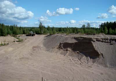 Kuopan 3 itäpuolella on joitakin rakennusjätekasoja, jotka tulee poistaa, mikäli niitä ei olla käyttämässä.