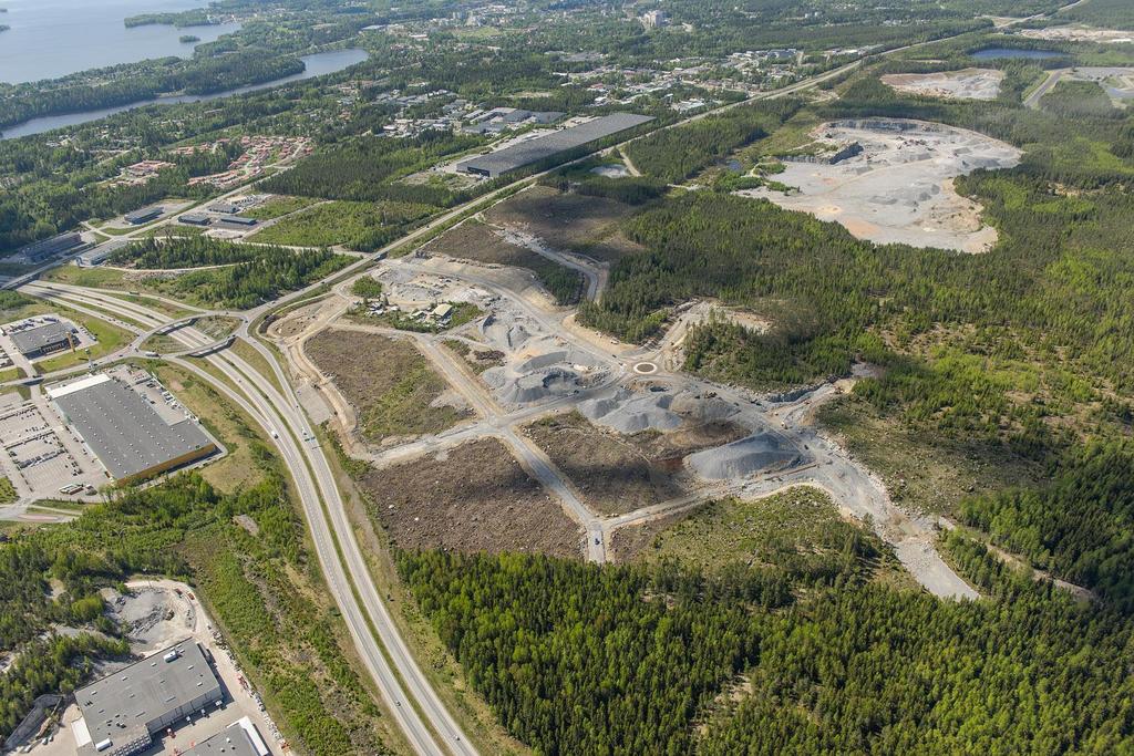 3 3 LÄHTÖKOHDAT 3.1 Selvitys suunnittelualueen oloista 3.1.1 Alueen yleiskuvaus Alueella voimassa olevan asemakaavan toteuttaminen on käynnissä. Alueella tehdään louhintatöitä.