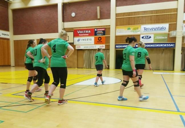 Ottelutulokset Äänekoskelta: ÄU JSP 2-1 (25-27,25-15,25-12) JSP-Wartti 1-2 (23-25,19-25,25-20) Wartti ÄU 1-2 (25-19,16-25,16-25) Maijun isku uppoaa kenttään Äänekoskella Ensimmäistä kertaa tämän