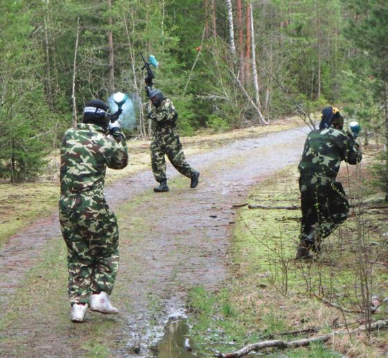 Monen tunnin rivokkn hyökky- j puolututitelun jlkeen oli pkko myönt Forn premmuu, mutt voittjfiili oli vrmti kikill met rmpineill ollitujill.