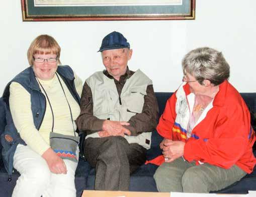 3 Eskoa juhlittiin Vuosikymmenten aikana tunturilatulaisille ovat tulleet tutuiksi Njealljen Eskot. Helmikuussa yksi heistä Esko Oinonen täytti pyöreitä vuosia 90 ja juhli kotonaan merkkipäiväänsä.
