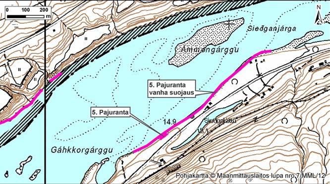 Ranta- ja rinnevyöhyke eivät eroa toisistaan. Ranta on jyrkkä ja kasvillisuutta ilmenee paikoittain. Kasvillisuus on lähtenyt leviämään suojauksessa.