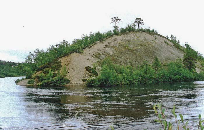 4.73 Kohdan 74 saaren pohjoispää Tämä kohde sijaitsee suuren saaren alajuoksun puolella, eikä siellä käyty. Kohde on Norjan puolella (Kuva 241).