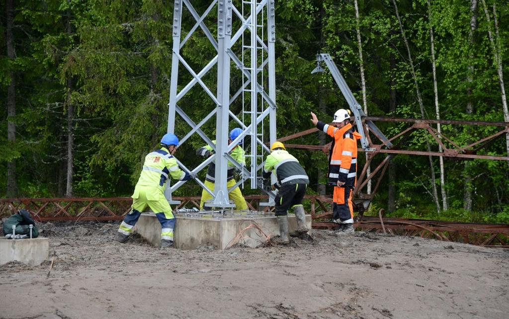 Kroatialainen Dalekovod toimii Lieto Forssavoimajohdon pääurakoitsijana. Suomessa sähköurakoitsija nimittää sähkötöiden johtajan, jolla on oltava vaadittava pätevyys sähkötöiden valvontaan.