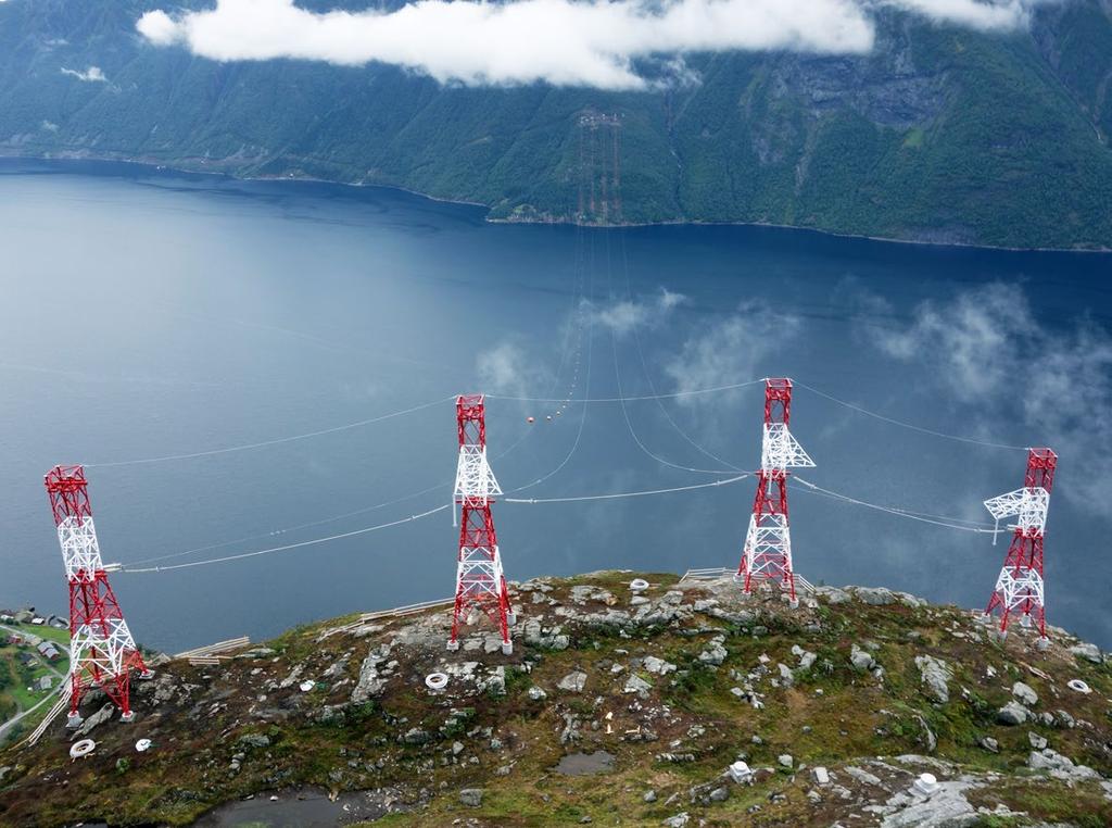 Norjassa vuonojen ylitys tuo aina työhön omat haasteensa. Hankkeissa on käytettävä erikoislaitteistoa ja rakennettava tavallista massiivisempia rakenteita, mikä pidentää työaikaa.