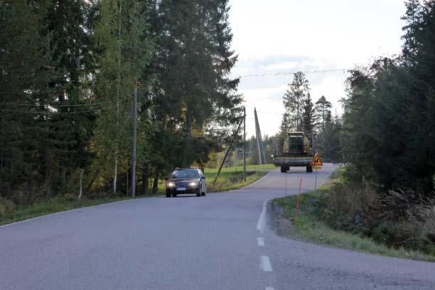 HITAAN AJONEUVON KOHTAAMINEN Reetta Palva Hitaasti kulkeva