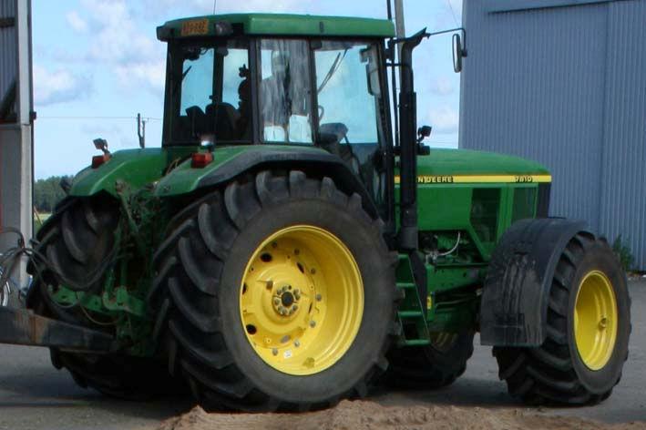 John Deere 7710 / traktori o Rehun siirtoajo o Vuosimalli: 2002 o