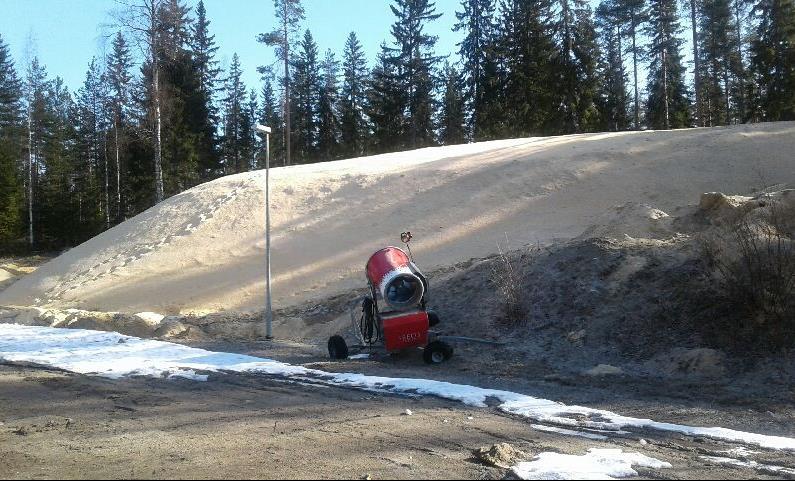 Esimerkki kohde Laajavuori Jyväskylä -Kasan koko 9000 kuutiota,noin 6-7m korkea puolipallo(ei kulmia-sulaa vähemmän) -Peitetään noin 50cm paksulla hakekerroksella.