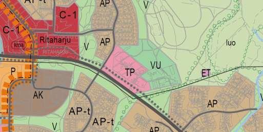 1987 valmistunut kulkuneuvojen suoja- ja huoltorakennus sekä v. 1992 rakennettu omakotitalo. Satulapuistossa sijaitsee sähkömuuntamo ja linja suoja-alueineen, johon kaavamuutosalue rajautuu.