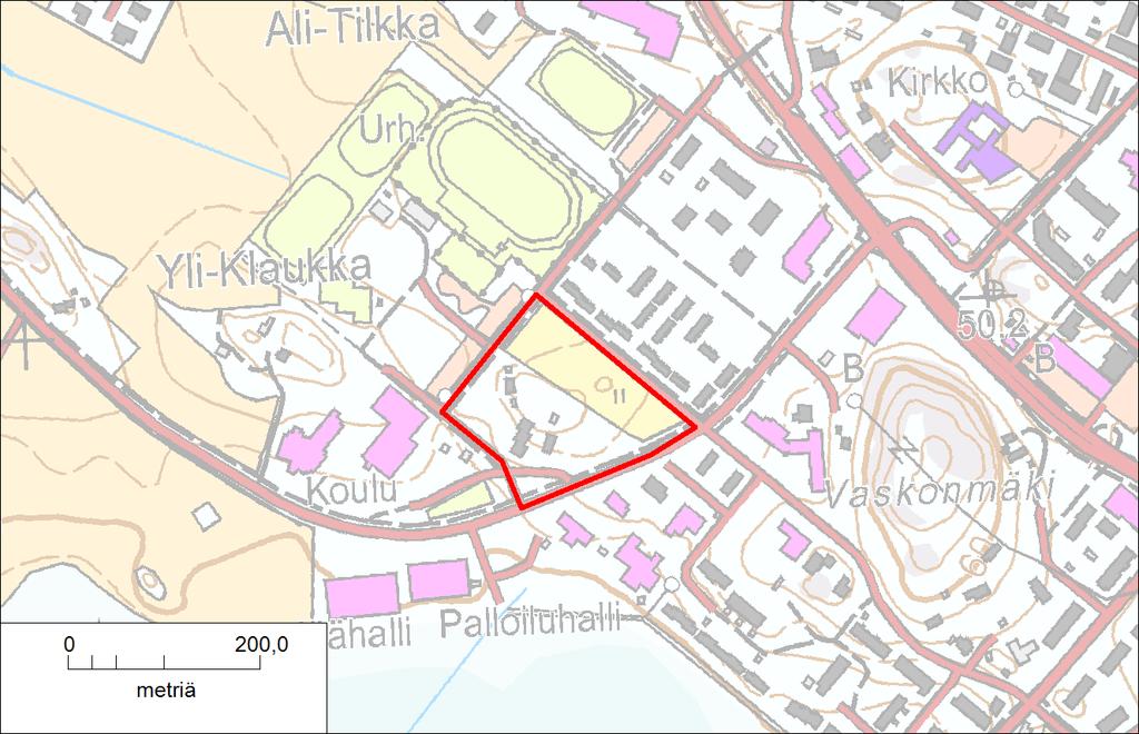 Kuva 1. Selvitysalueen sijainti ja rajaus. Pohjakartta Maanmittauslaitos. 3 ALUEEN YLEISKUVAUS Vaahteramäen korttelin selvitysalueen pinta-ala on noin 2,9 hehtaaria.