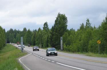 Täristävä keskiviivamerkintä valtatiellä 5 välillä Leppävirta Humalajoki 17 TUTKIMUSKOHDE JA TUTKIMUSMENETELMÄT Kuva 3. Suora tieosuus, jolla ajaneiden kuljettajien ajokäyttäytymistä tarkasteltiin.