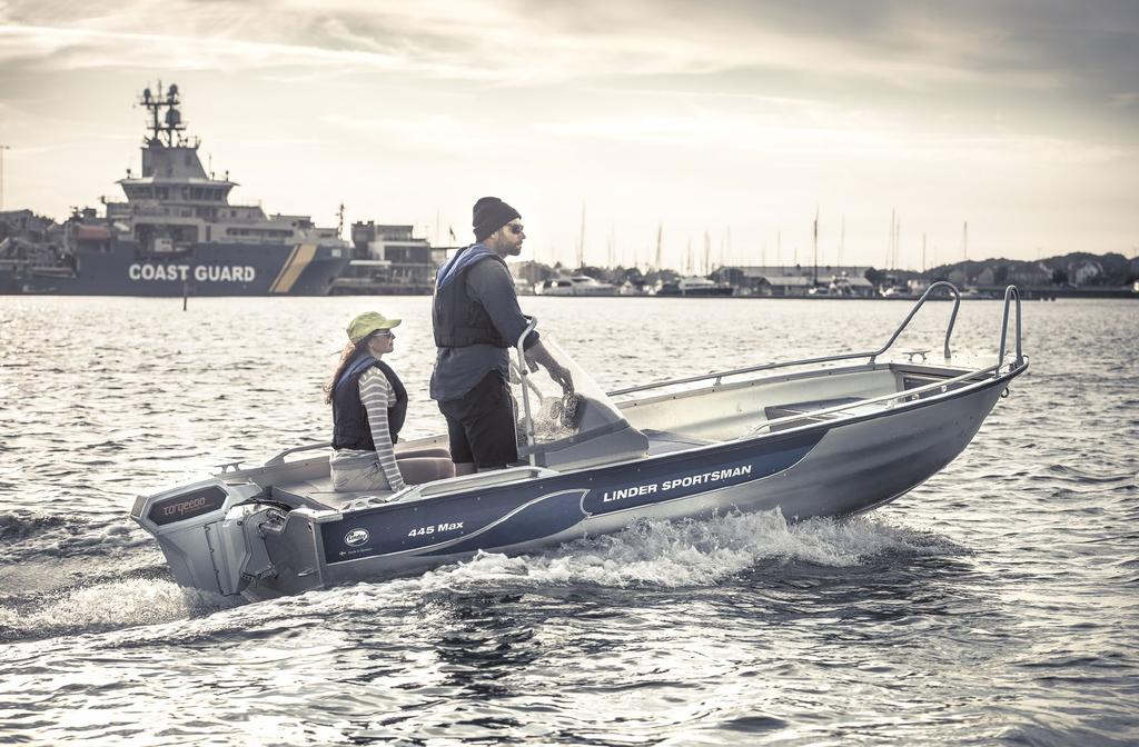 175 cm 451 cm SPORTSMAN 445 MAX Liukuvarunkoinen perhevene, sopiva päiväretkiin, meri- ja järvikalastukseen sekä vesihiihtoon.