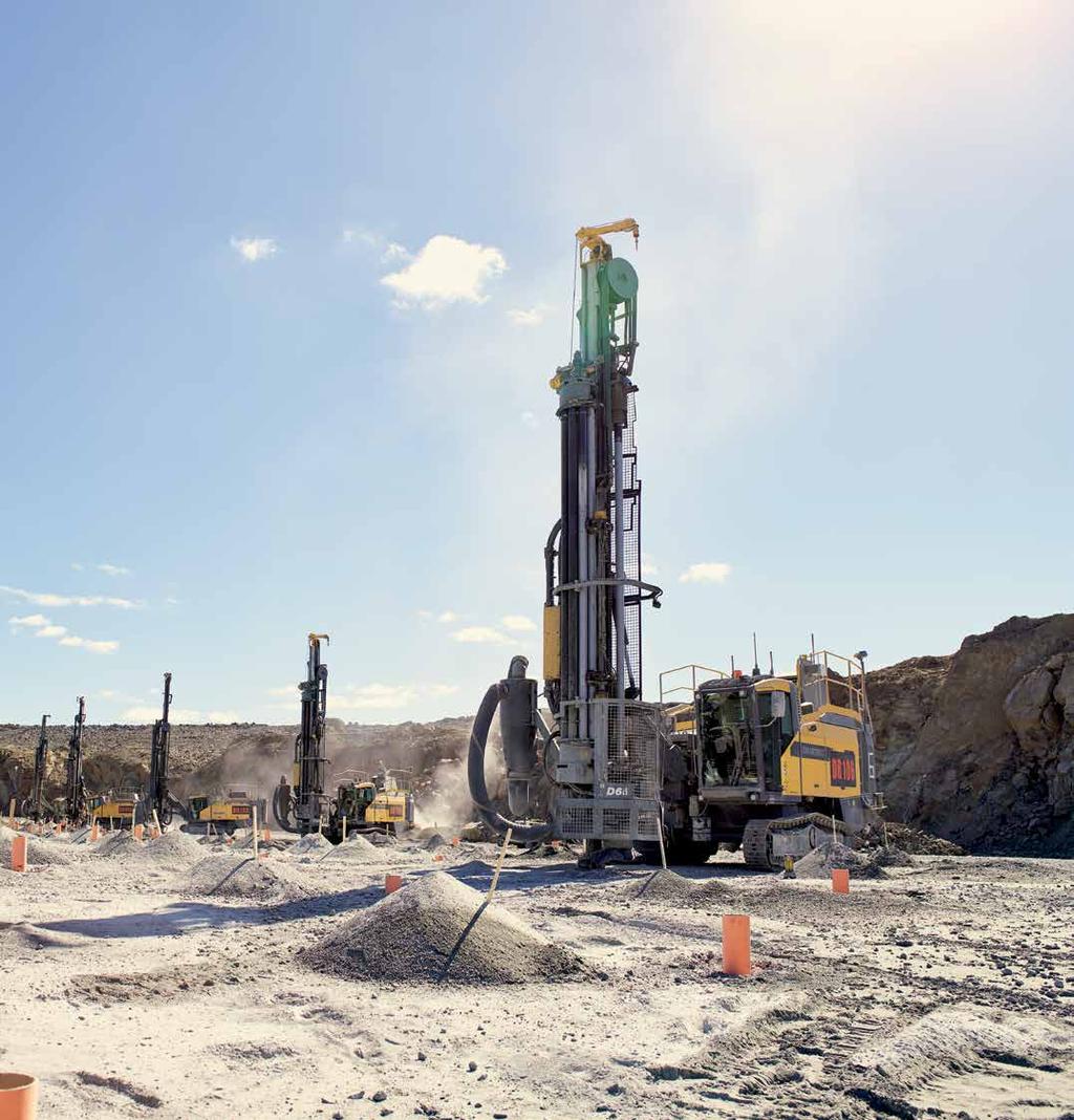 ASIAKKAALTA Tällä hetkellä kaivoksella on käytössä kuusi SmartROC D65 -poravaunua, kaksi Pit Viperia sekä yksi ROC D9 RRC porakalustotoimittajia pari vuotta sitten.