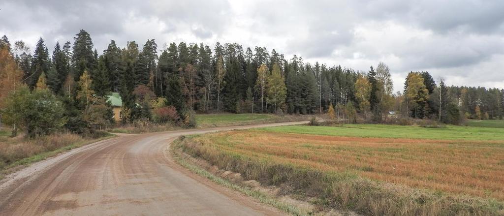 Kuva 4. Saittaran peltoaukeaa ja maataloja Niemijärven rannassa. 28.9.2016 Petri Parkko 4.