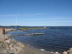 useampi pukukoppi sekä sauna ja suihku,