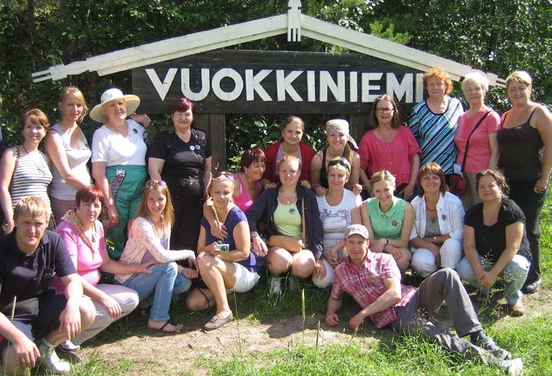 šuatih tietyä karjalaisien hautamisperintehistä, Iivananpäivän pruasniekan tavoista ta kuin ennein lempie noššettih.