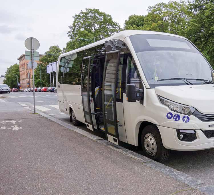 TESTIRYHMÄ TESTIRYHMÄ TIMO LEHTONEN Rosero First FCLEI akkbssi Sähköatoiln aloitspa Pikkbssikokolokan täyssähköisiä linja-atoja on ollt markkinoilla jo tovin, mtta Somesta ei ole löytynyt ketään