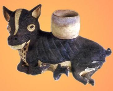 Ensimmäinen Perussa rekisteröity perunkarvatonkoira oli nimeltään Chinese Anubis (kuva); keskikokoinen uros, syntynyt