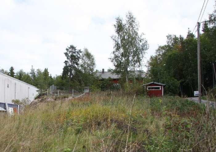2 Luonnonsuojelu Teollisuusalueen luonnonympäristö on voimakkaasti ihmisen muokkaamaa, eikä alueelta ole