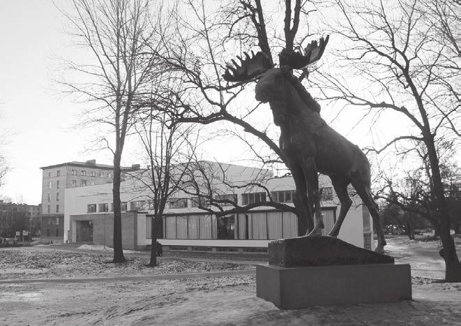 24 Rautulaisen väen pikkujoulumatkalle lähdettiin lauantaiaamuna 14.12.2013 Mikkelistä Tilausliikenne Veijo Pulkan bussilla.