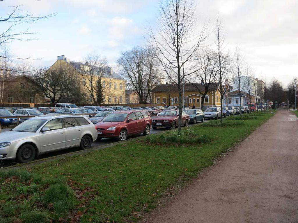 Alueella tarvittavia autopaikkoja ei sijoiteta Länsipuistoon tai Luontotalo Arkin tontille 609-2-23-79.