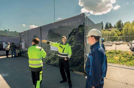 Pilottilaitoksen kesäkuisiin avajaisiin osallistuivat muun muassa Lappeenrannan teknillisen yliopiston tohtoriopiskelija Joonas Koponen (vas.