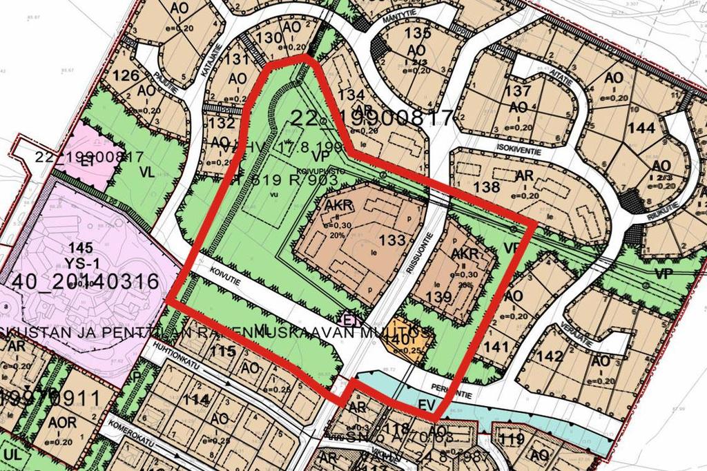 2.4.4 Asemakaava KUVA 3: Ote asemakaavayhdistelmästä. Likimääräinen suunnittelualue on rajattu punaisella. 2.5 MAANOMISTUS 2.