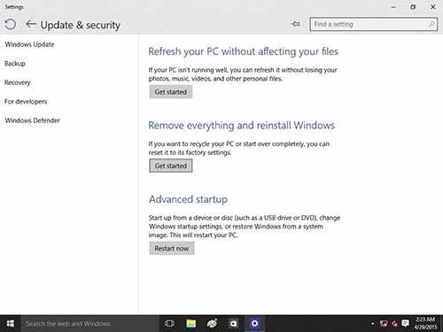 Windows 10:n palautusvalinnat Kaiken poistaminen ja Windows :in asentaminen uudelleen Pöytätietokoneen voi palauttaa alkuperäisiin tehdasasetuksiin Pöytätietokoneasetusten Remove everything and