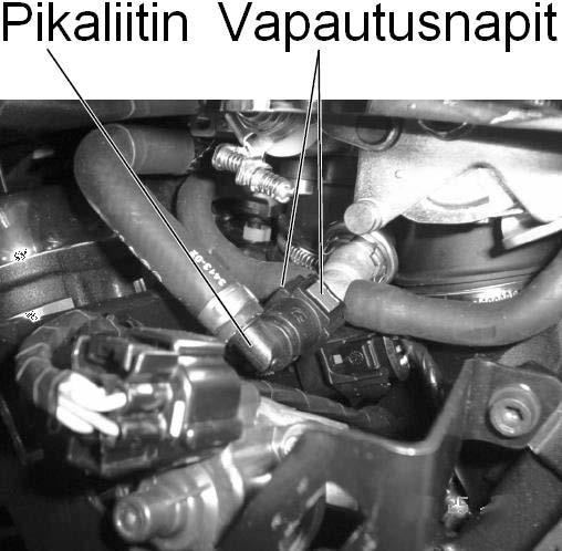 Victory suosittelee kaikkien polttoainejärjestelmän huoltojen teettämistä valtuutetussa huoltopisteessä. VAROITUS! Bensiinin käsittelyssä on aina räjähdys/palovaara. Älä päästä bensiiniä haihtumaan.