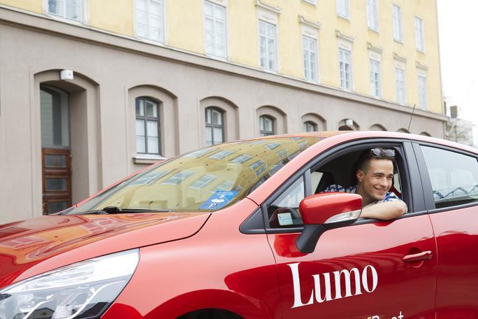 Lumo-yhteiskäyttöautot Yhteistyökumppanina 24Rent Yhteiskäyttöauton kanta-asiakkuus on Lumo-asukkaille ilmainen Lumo-kotien asukkaat voivat tutustua ensimmäisellä henkilöauton käyttökerralla