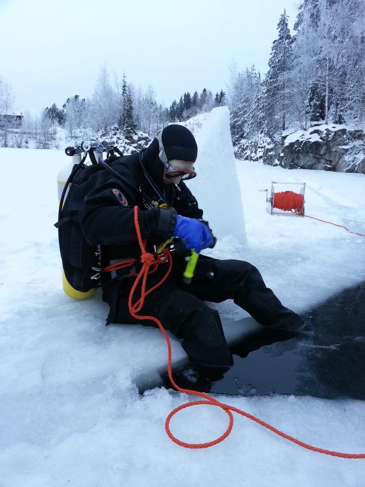 Kuuttiohjaaja Kimmo Nurkse Kuuttiohjaaja vuodesta 2012 Kuuttiohjaaja Satu Lehtinen Norppaohjaaja vuodesta 2006 Kuuttiohjaaja vuodesta 2008 UIMAHALLIVUOROT