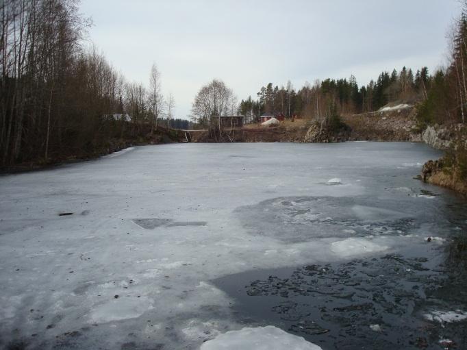 Salille saa mennä tuntia ennen allasvuoron alkua, eli 19:30. Sunnuntaisin klo 19:00 20:00 ja salille saa tuolloin mennä 18:00.