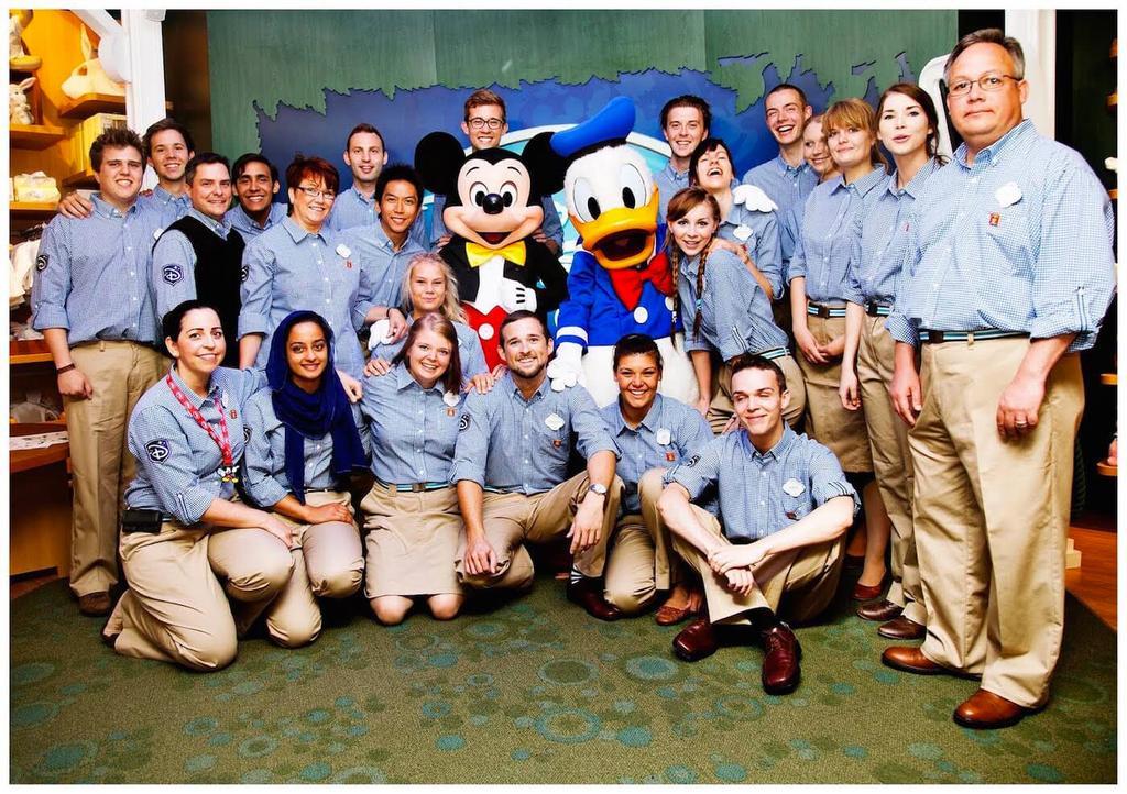 Organisaatiokulttuuri Disneyland Pariisissa Arvoja: rehellisyys,